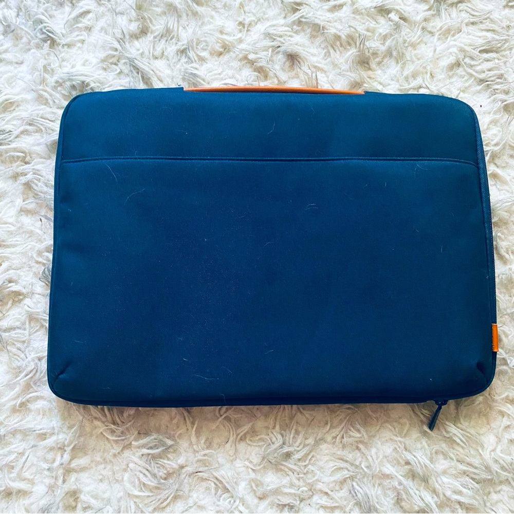 Inateck Dark Blue 16 inch Laptop Sleeve with White Fur Lining , Handle, & Zipper